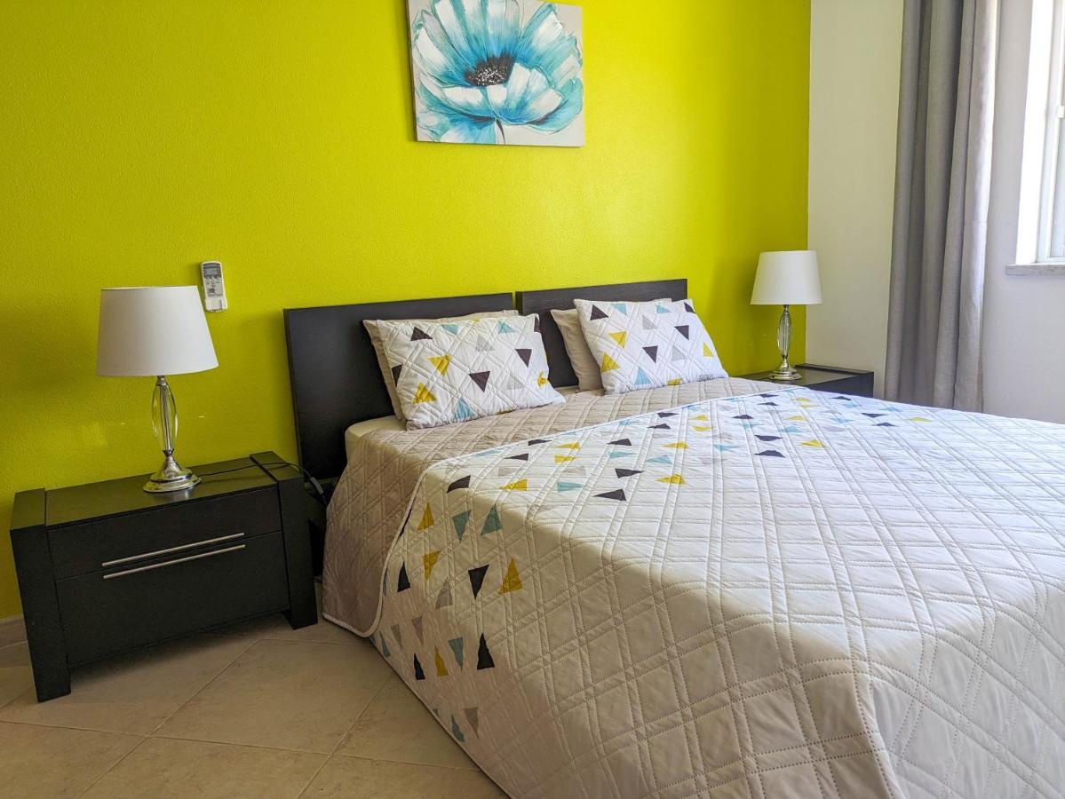 Two Bedroom Apartment - 110M2, Ac, Terrace, Wi-Fi Lagos Esterno foto