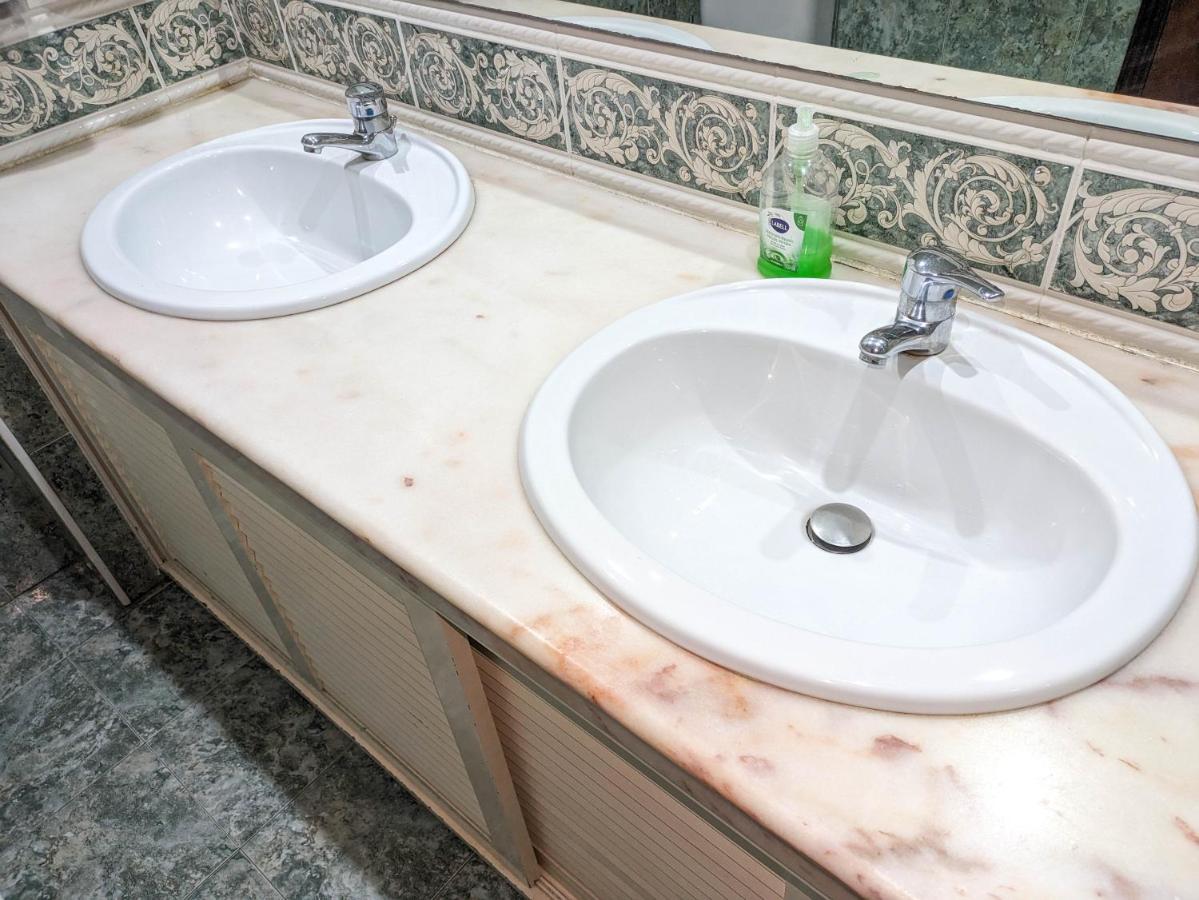 Two Bedroom Apartment - 110M2, Ac, Terrace, Wi-Fi Lagos Esterno foto