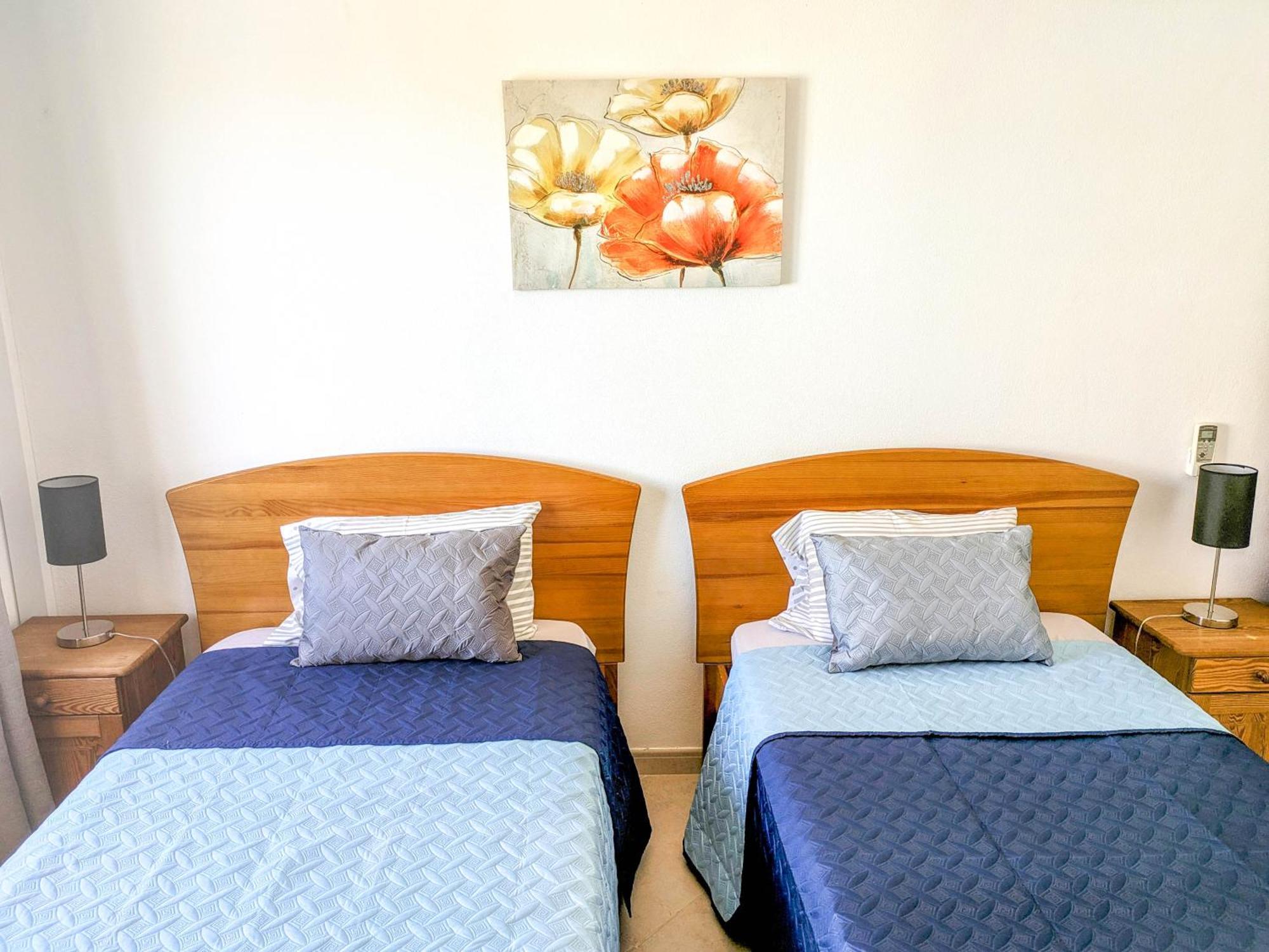 Two Bedroom Apartment - 110M2, Ac, Terrace, Wi-Fi Lagos Esterno foto