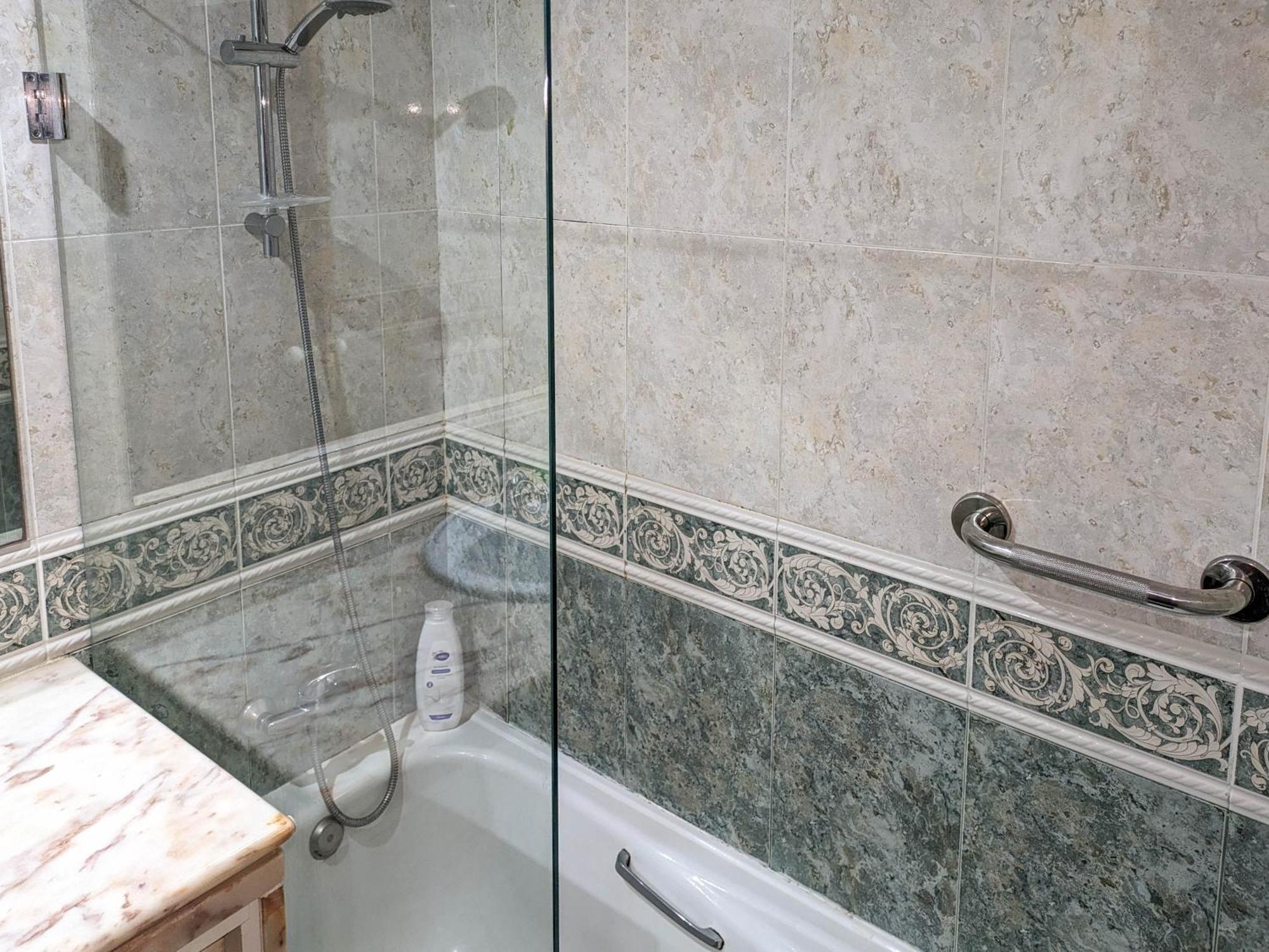 Two Bedroom Apartment - 110M2, Ac, Terrace, Wi-Fi Lagos Esterno foto