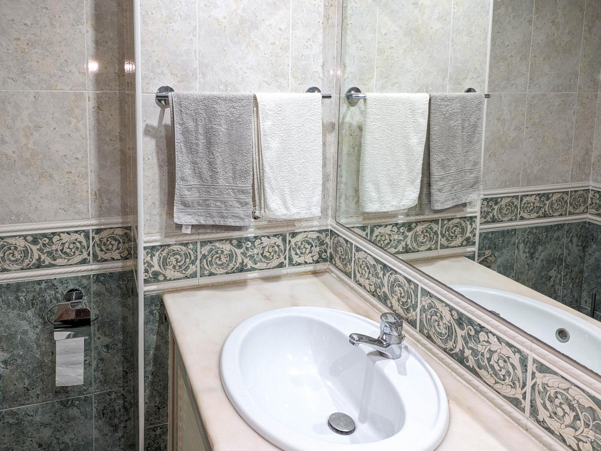 Two Bedroom Apartment - 110M2, Ac, Terrace, Wi-Fi Lagos Esterno foto